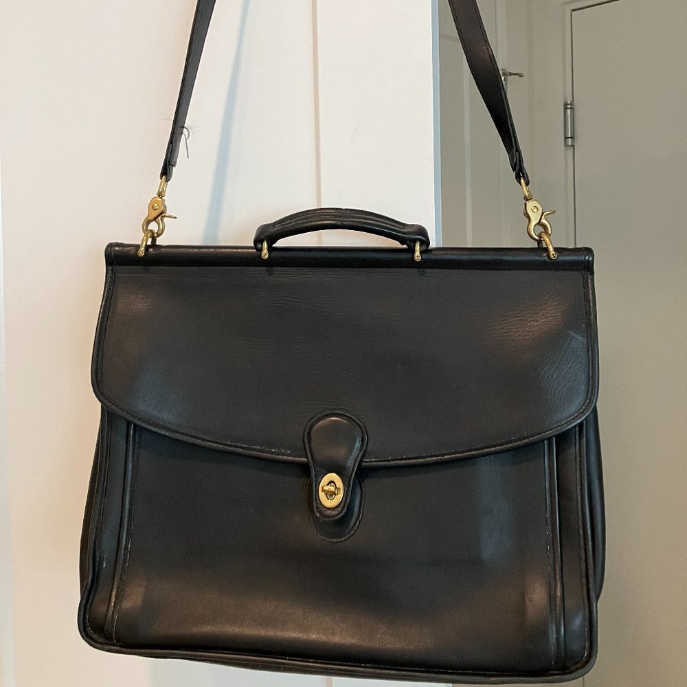 Vintage Coach 5266 Black leather Beekman Messenger Bag with strap